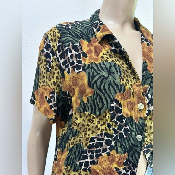 REQUIREMENTS ANIMAL Print blouse - Picture 10 of 14